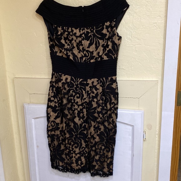 TADASHI SHOJI EVENING OR HOLIDAY DRESS - Picture 5 of 6